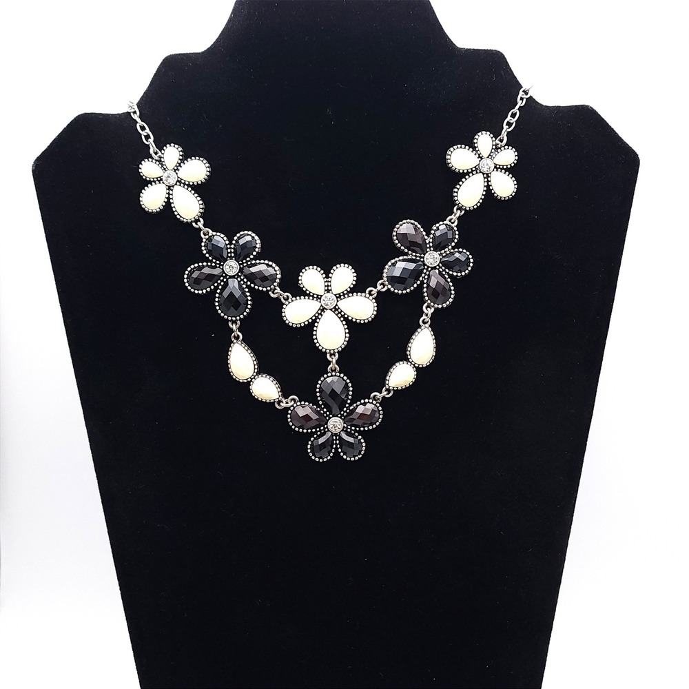 Premier Designs Go Girl Black Cream Flower Statement Necklace Resin Silver Tone